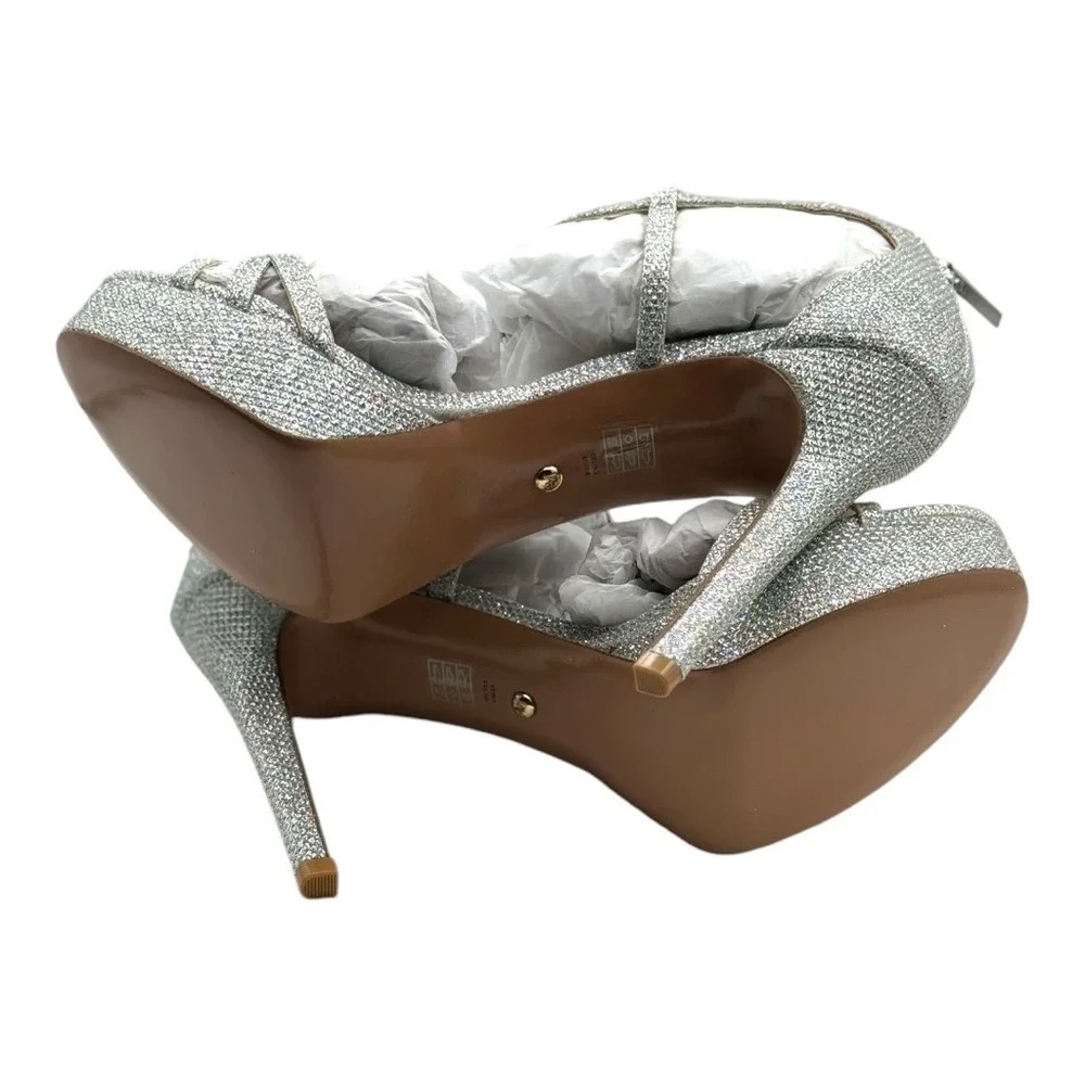 Pelle Moda Oneda Women's‎ Silver Glitter Platform Heels Size 8